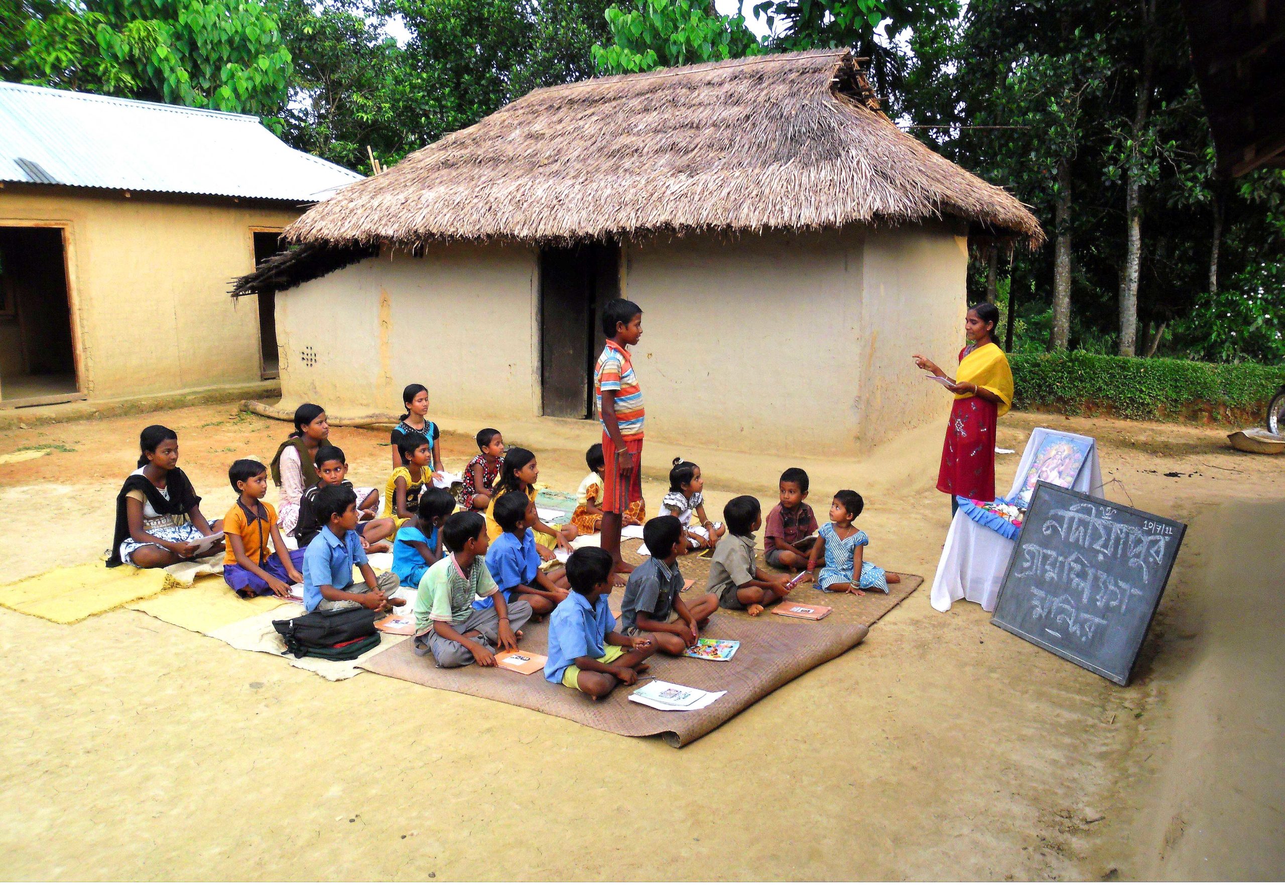 Children learning in a village Ekal Vidyalaya